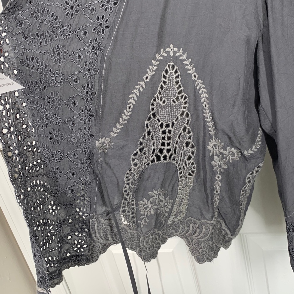 Johnny Was gray tie front shirt kimono embroidered top size medium - Picture 8 of 9